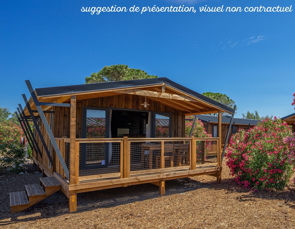 Lodge Premium VIP 34m² – 2 Zimmer + TV + Bettwäsche + Handtücher + überdachte Terrasse (11m²)